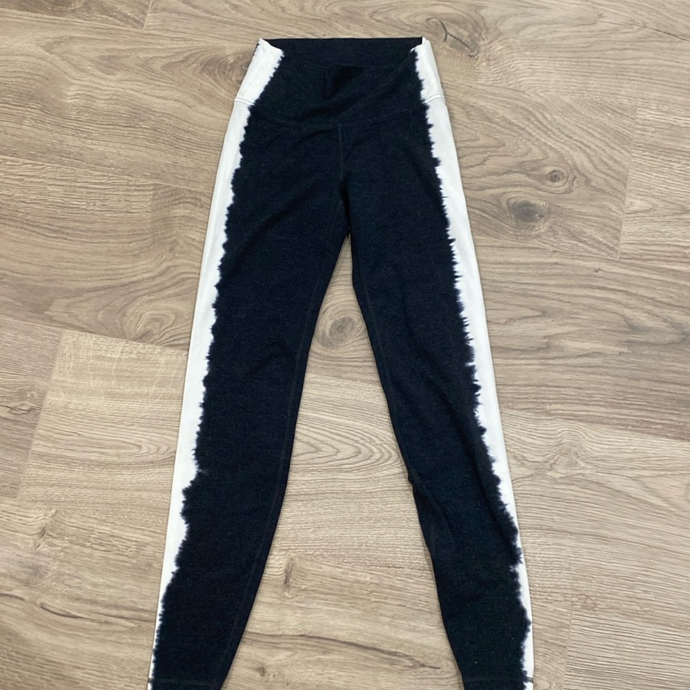 Old navy stretchy yoga/lounge pants. Great condition. Worn a few times.